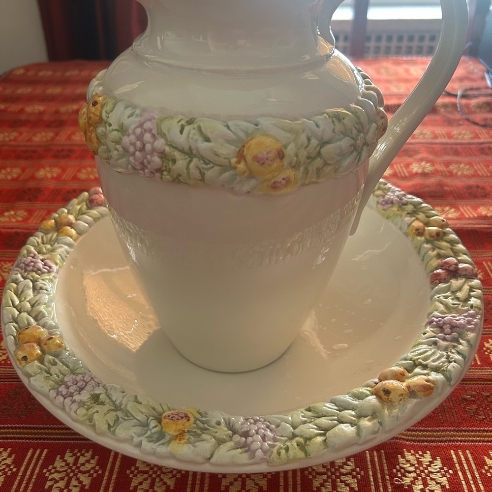 Elegant Floral Ceramic Vase and Plate Set